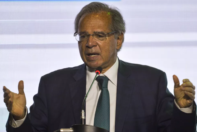 Guedes: Arrecadação confirma nossa previsão de que economia surpreenderia analistas